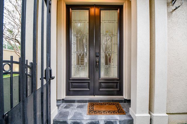 2094 Brentwood Drive, Houston, TX 77019