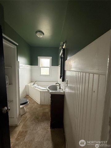 521 W King Street, Aberdeen, WA 98520