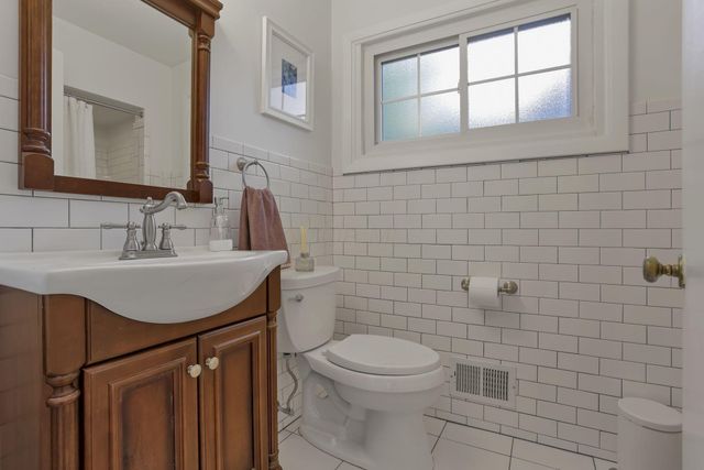 2005 Malvern Road, Upper Arlington, OH 43221