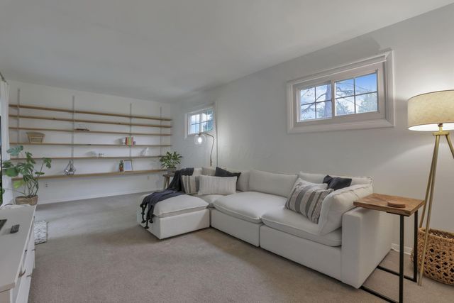 2005 Malvern Road, Upper Arlington, OH 43221