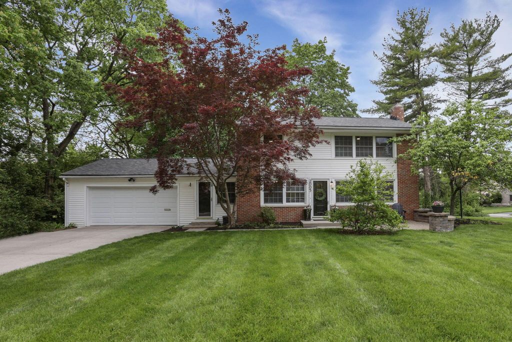 2005 Malvern Road, Upper Arlington, OH 43221