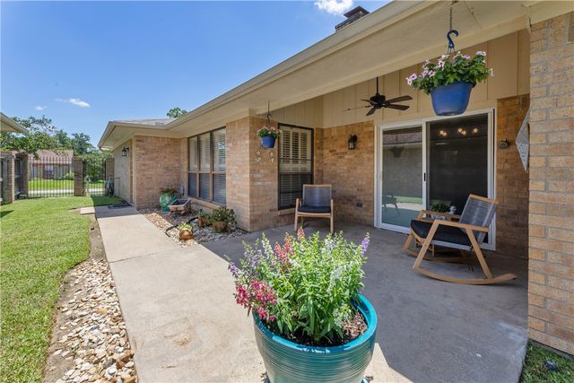 2911 Braeburn, Bryan, TX 77802