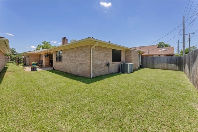 2911 Braeburn, Bryan, TX 77802