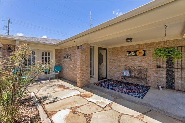 2911 Braeburn, Bryan, TX 77802