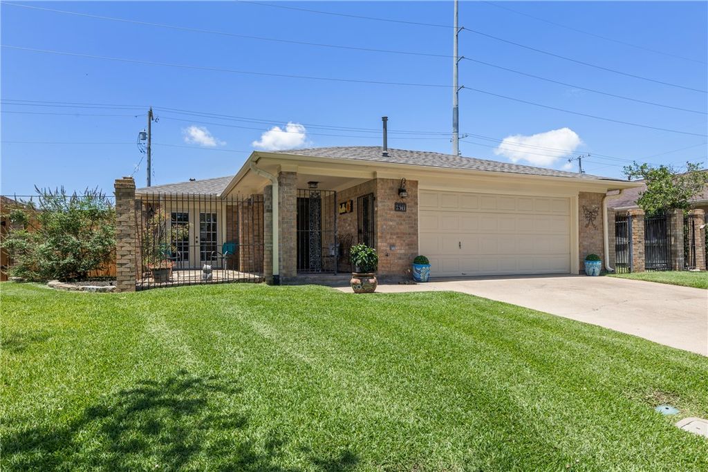 2911 Braeburn, Bryan, TX 77802