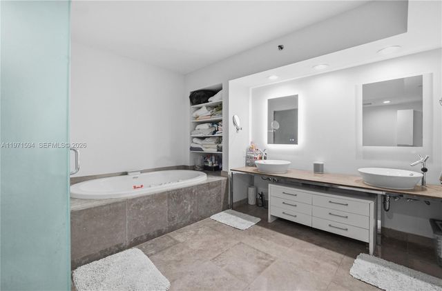 450 Alton Rd 2710, Miami Beach, FL 33139