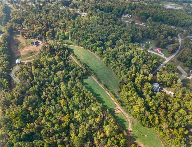 1 Hardwood Dr, Clarksville, TN 37040