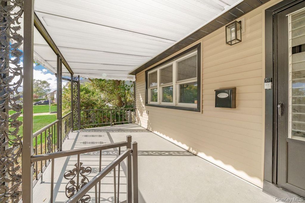 20 Ford Drive S, Massapequa, NY 11758 — photo 4