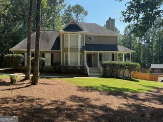 35 Chatsworth Circle, Newnan, GA 30265