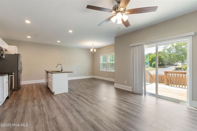 830 Ducks Landing, Aberdeen, NC 28315