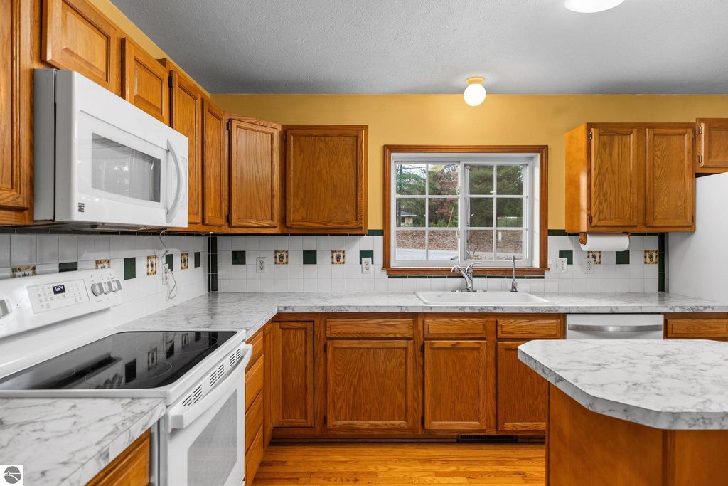 Image 7 of property listing at 4056 N Spider Lake, Traverse City, MI 49696