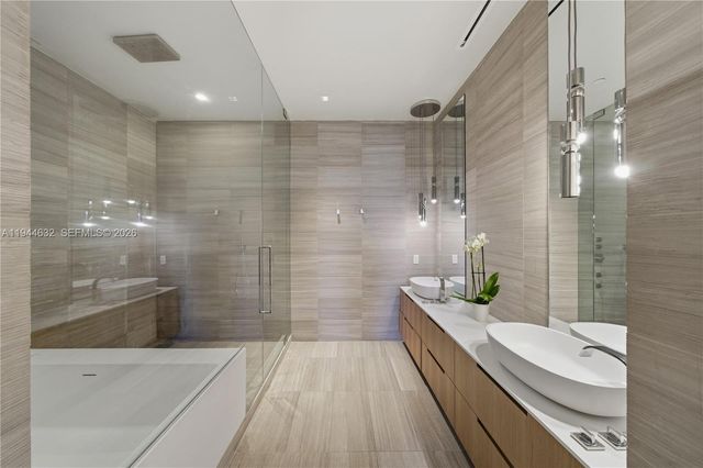 4701 N Meridian Ave 304, Miami Beach, FL 33140