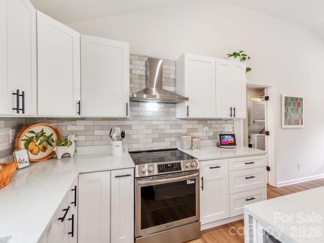 629 Belmorrow Drive, Charlotte, NC 28214