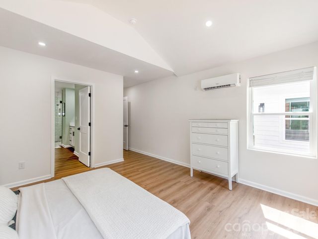 629 Belmorrow Drive, Charlotte, NC 28214