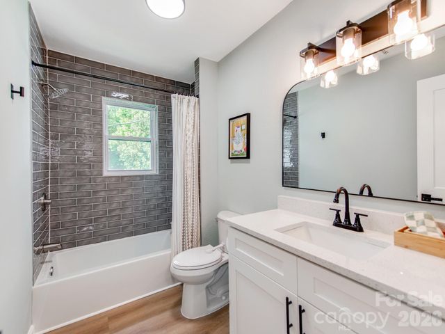 629 Belmorrow Drive, Charlotte, NC 28214
