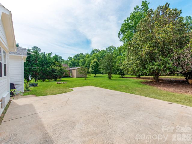 629 Belmorrow Drive, Charlotte, NC 28214