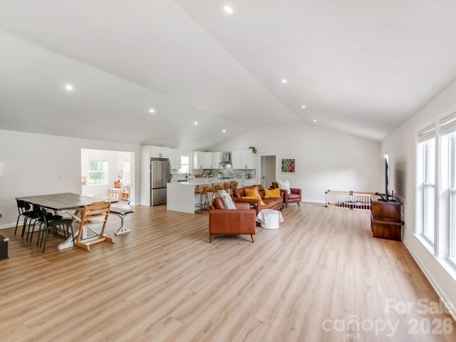 629 Belmorrow Drive, Charlotte, NC 28214