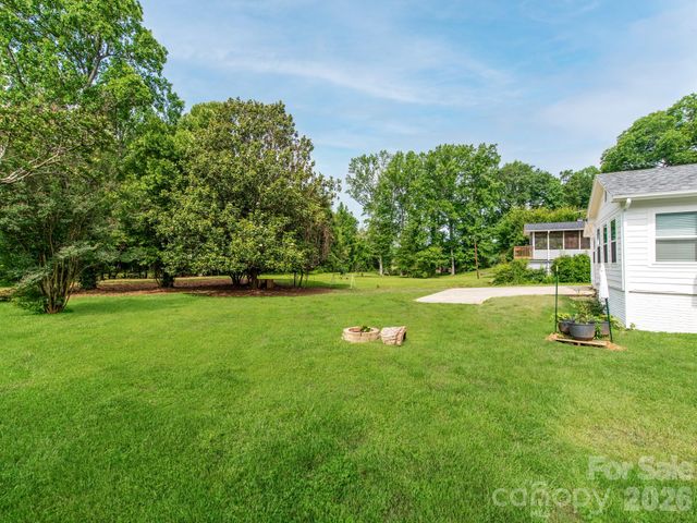 629 Belmorrow Drive, Charlotte, NC 28214