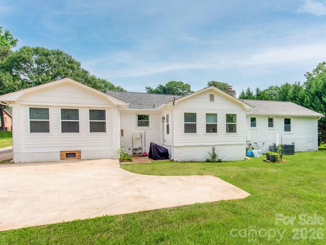 629 Belmorrow Drive, Charlotte, NC 28214