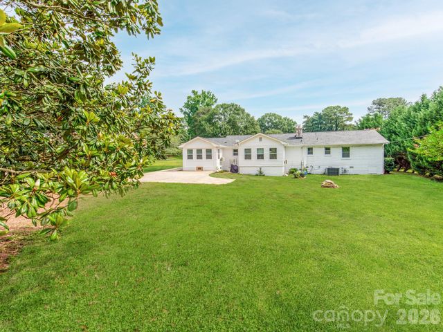 629 Belmorrow Drive, Charlotte, NC 28214