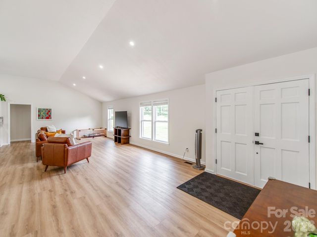 629 Belmorrow Drive, Charlotte, NC 28214