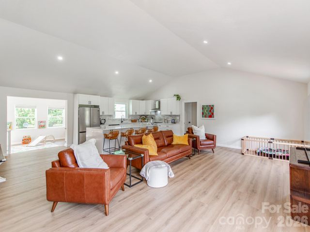 629 Belmorrow Drive, Charlotte, NC 28214