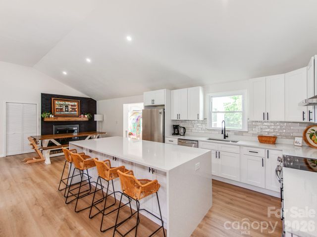 629 Belmorrow Drive, Charlotte, NC 28214