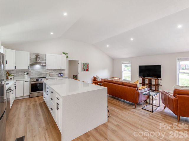 629 Belmorrow Drive, Charlotte, NC 28214