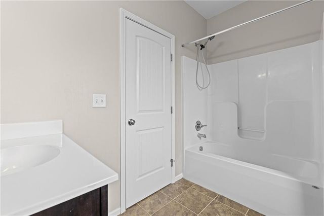 26147 W 141st Terrace, Olathe, KS 66061