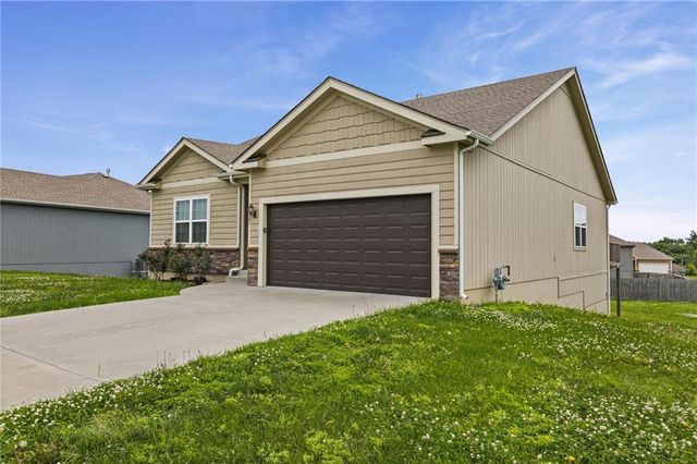 26147 W 141st Terrace, Olathe, KS 66061