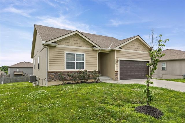 26147 W 141st Terrace, Olathe, KS 66061