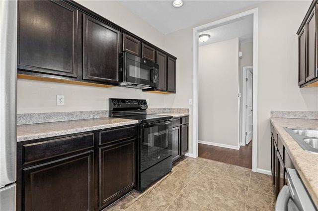 26147 W 141st Terrace, Olathe, KS 66061