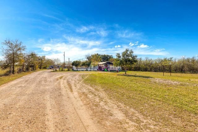 5035 Barth RD, Lockhart, TX 78644
