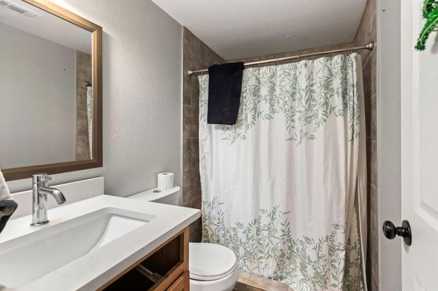 5035 Barth RD, Lockhart, TX 78644