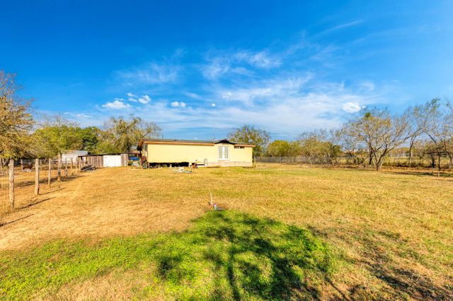 5035 Barth RD, Lockhart, TX 78644