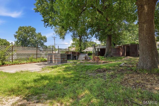 9515 Echo Lane, St Louis, MO 63114