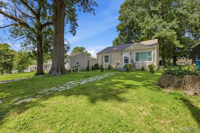 9515 Echo Lane, St Louis, MO 63114
