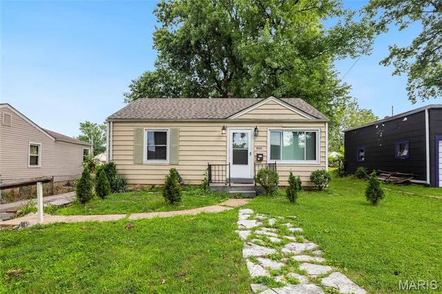 9515 Echo Lane, St Louis, MO 63114
