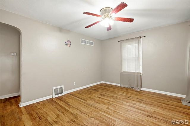 9515 Echo Lane, St Louis, MO 63114