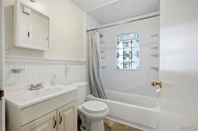 9515 Echo Lane, St Louis, MO 63114
