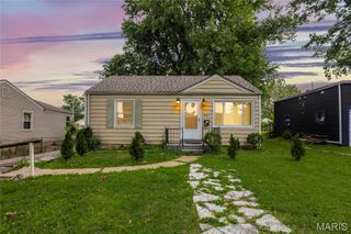 9515 Echo Lane, St Louis, MO 63114