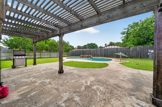 6521 Collard Court, North Richland Hills, TX 76182
