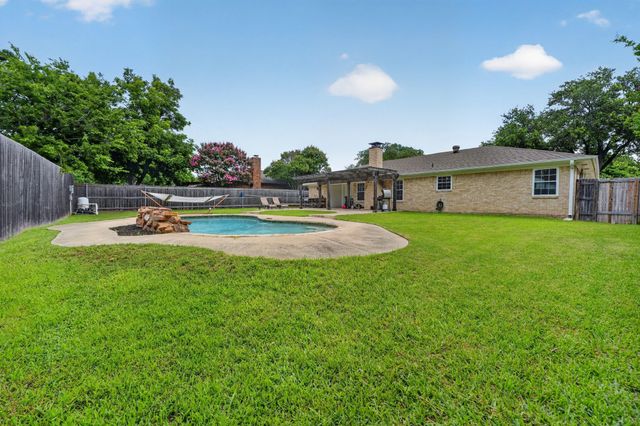 6521 Collard Court, North Richland Hills, TX 76182