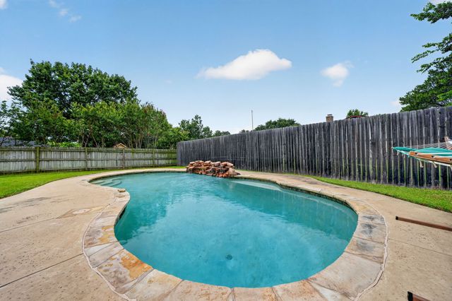 6521 Collard Court, North Richland Hills, TX 76182
