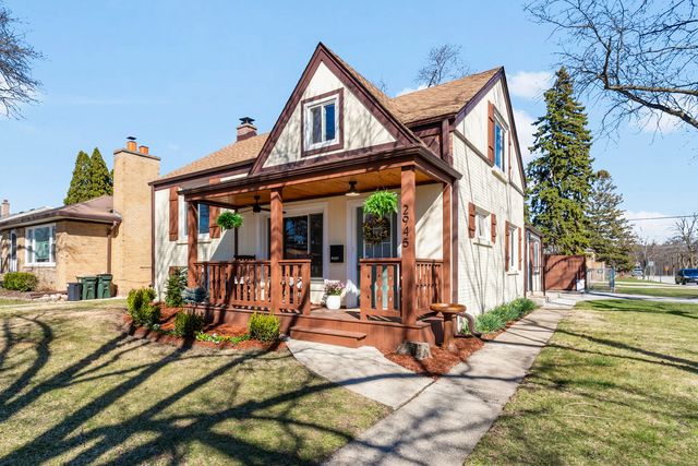 2945 Vernon Avenue, Brookfield, IL 60513
