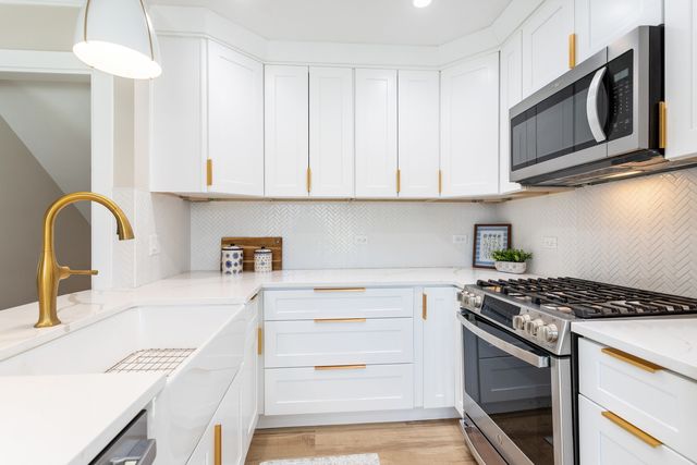 2945 Vernon Avenue, Brookfield, IL 60513