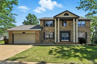 2863 Spring Water Drive, St Louis, MO 63129