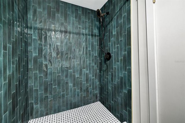 8062 28TH AVENUE N, St Petersburg, FL 33710