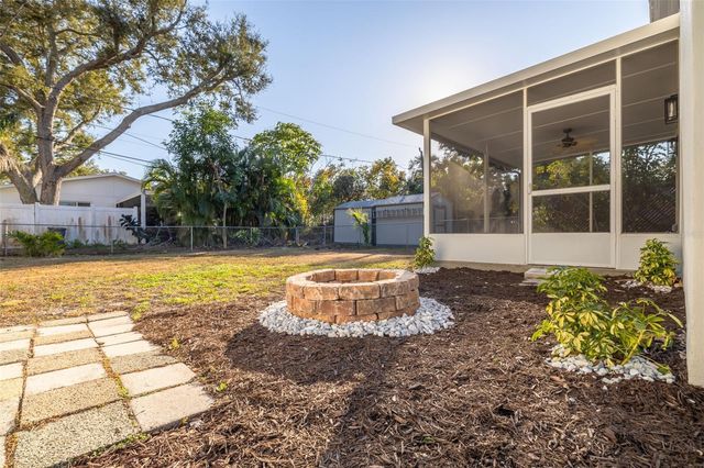 8062 28TH AVENUE N, St Petersburg, FL 33710