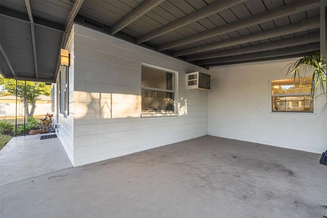 8062 28TH AVENUE N, St Petersburg, FL 33710